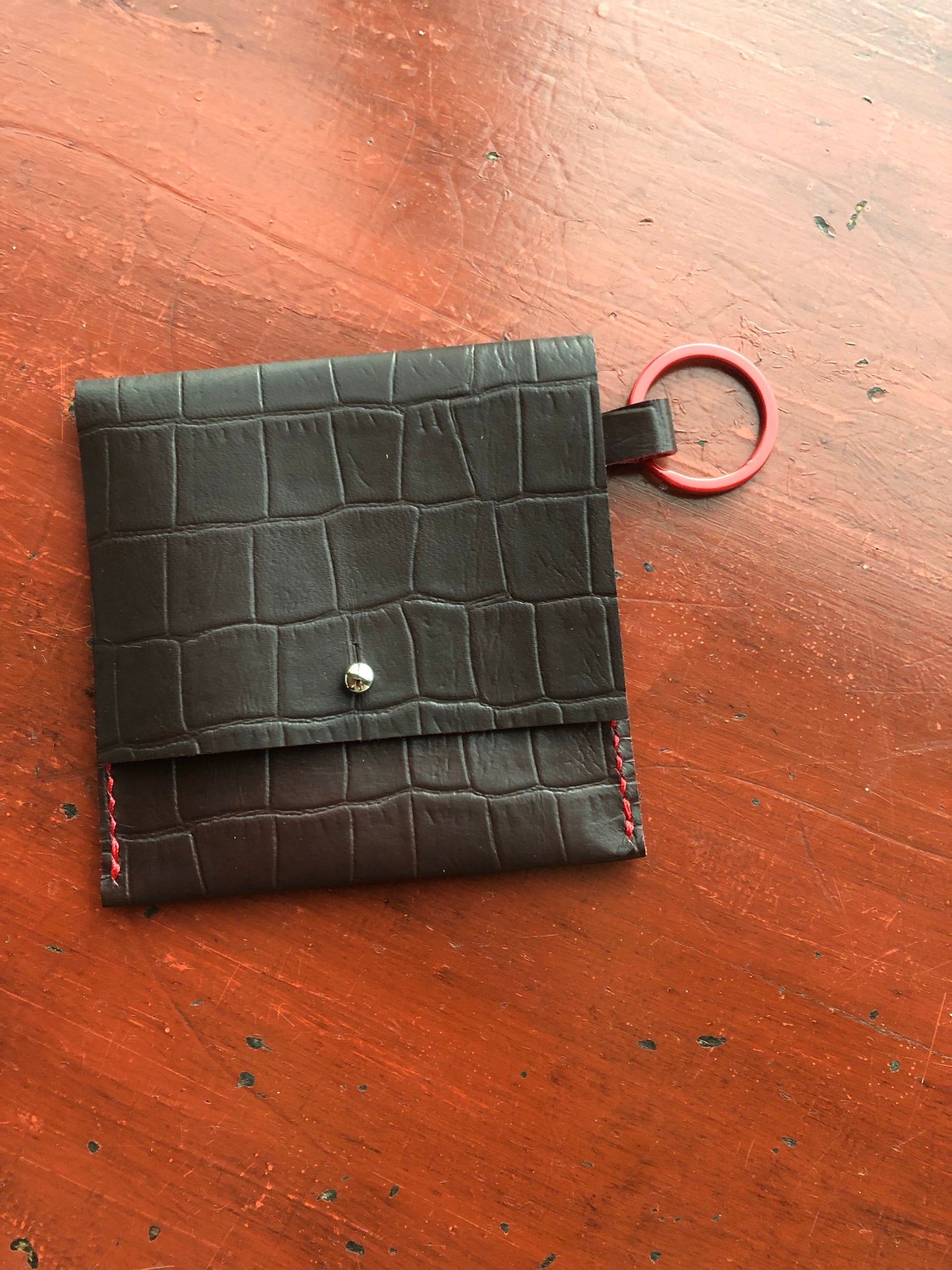 Chocolate leather wallet w/red right keyring  w/caramel stitching